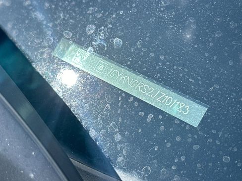 Used 2018 Cadillac XT5 Platinum w/ Driver Assist Package AWD/4WD image 3