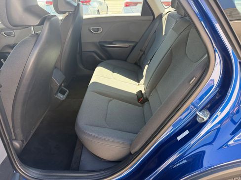 Used 2025 Kia K4 LXS image 24