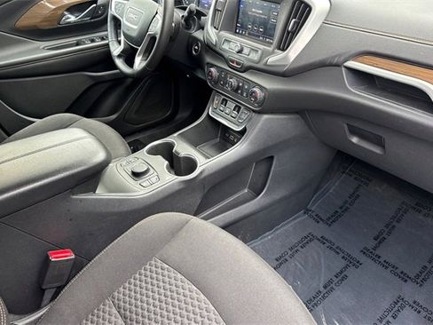 Used 2020 GMC Terrain SLE w/ Driver Convenience Package image 16