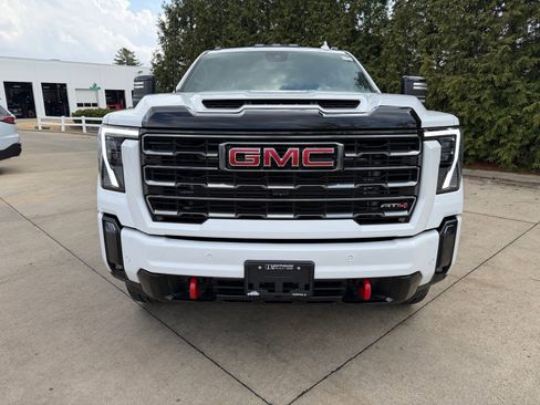 Used 2024 GMC Sierra 2500 AT4 w/ AT4 Preferred Package image 6