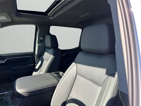 New 2026 GMC Sierra 1500 SLT image 27