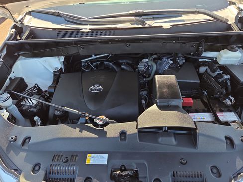 Certified 2019 Toyota Highlander XLE image 34