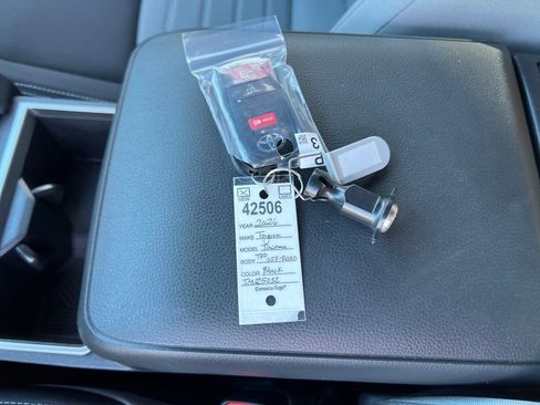 Used 2026 Toyota Tacoma TRD Off-Road image 29