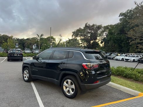 Used 2021 Jeep Compass Latitude image 16