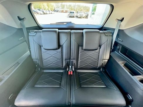 Used 2024 Volkswagen Atlas SE image 11