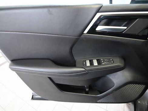 Used 2023 Mitsubishi Outlander SE image 23