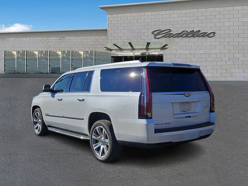 Used 2016 Cadillac Escalade ESV Luxury image 6