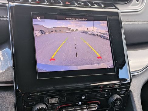Used 2022 Jeep Grand Cherokee L Laredo w/ Luxury Tech Group I AWD/4WD image 16