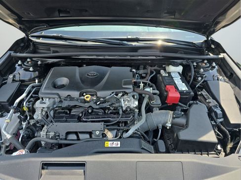 Used 2022 Toyota Camry XLE FWD image 25