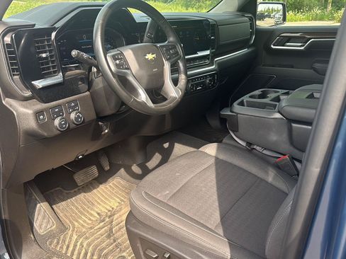 Used 2024 Chevrolet Silverado 1500 LT AWD/4WD image 11