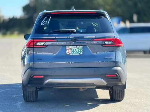 Used 2024 Toyota Grand Highlander Limited image 9