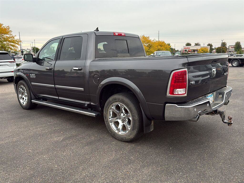 Used 2018 RAM 1500 Laramie w/ Convenience Group AWD/4WD image 4