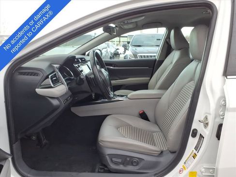 Used 2019 Toyota Camry SE image 17