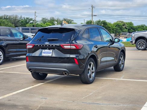 Certified 2025 Ford Escape ST-Line FWD image 7