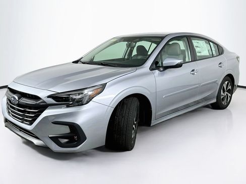 Used 2025 Subaru Legacy Premium w/ Popular Package #1 AWD/4WD image 2