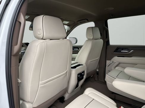 New 2026 GMC Yukon Denali image 17