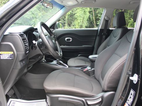 Used 2017 Kia Soul image 26