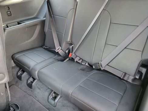 Used 2023 Chevrolet Traverse High Country image 30