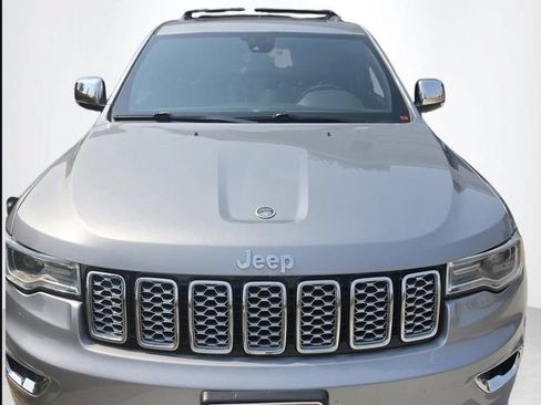 Used 2020 Jeep Grand Cherokee Overland AWD/4WD image 5