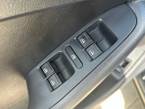 Used 2015 Volkswagen Jetta Sport FWD image 14