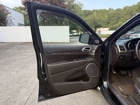 Used 2014 Jeep Grand Cherokee Summit RWD image 34