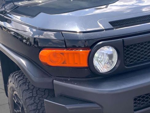 Used 2012 Toyota FJ Cruiser 2WD w/ Upgrade Pkg image 26