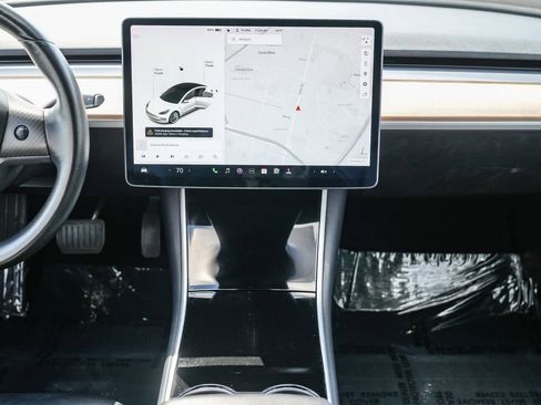 Used 2018 Tesla Model 3 Long Range image 12