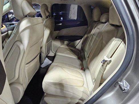 Used 2017 Lincoln MKC Select w/ Select Plus Package image 11