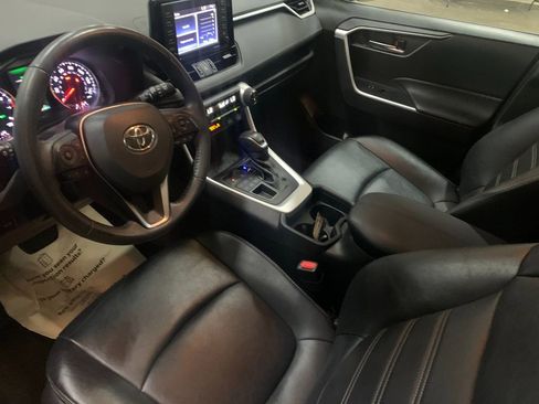 Used 2021 Toyota RAV4 XLE Premium AWD/4WD image 9