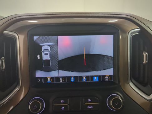 Used 2021 Chevrolet Silverado 1500 High Country w/ Technology Package AWD/4WD image 16