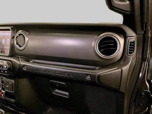 Used 2022 Jeep Wrangler Unlimited Rubicon 4xe w/ Safety Group AWD/4WD image 15