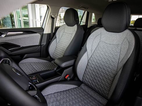 New 2026 Volkswagen Tiguan S FWD image 25