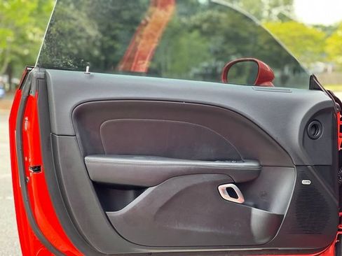 Used 2019 Dodge Challenger GT RWD image 10