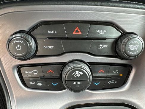 Used 2023 Dodge Challenger SXT RWD image 27