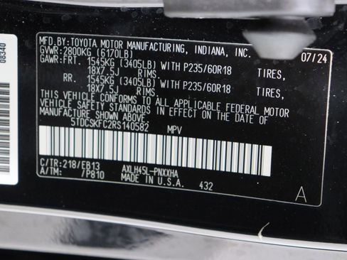 Used 2024 Toyota Sienna XLE Woodland Edition image 45