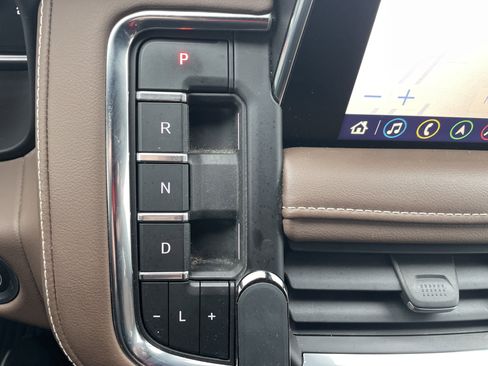 Used 2021 Chevrolet Suburban High Country image 15