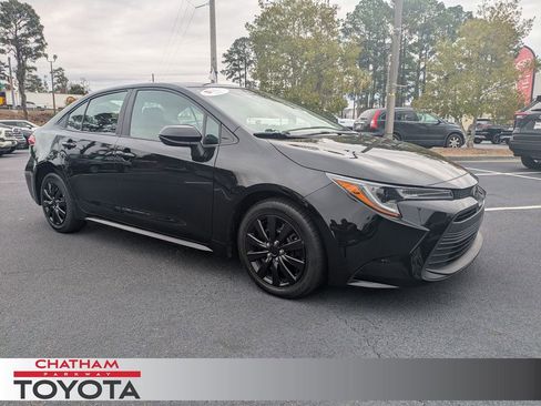 Certified 2024 Toyota Corolla LE image 1