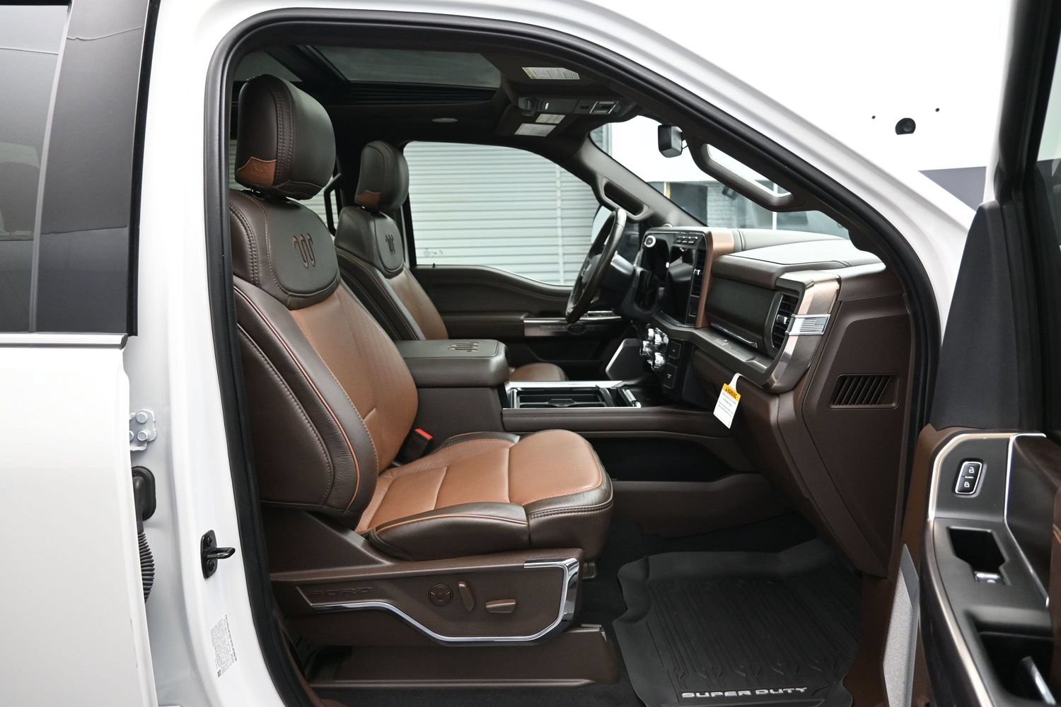 Used 2024 Ford F350 King Ranch w/ FX4 Off-Road Package AWD/4WD image 13