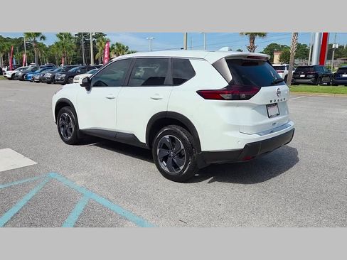 Used 2025 Nissan Rogue SV FWD image 28
