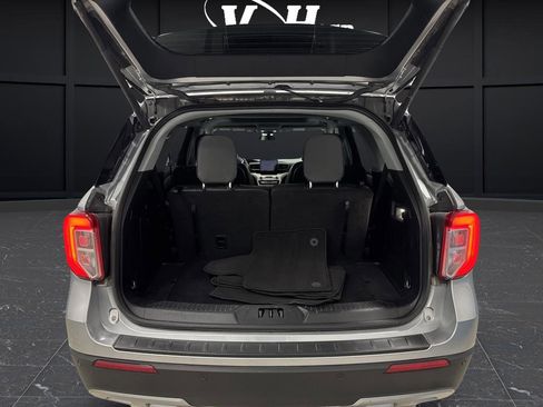 Used 2023 Ford Explorer XLT image 15