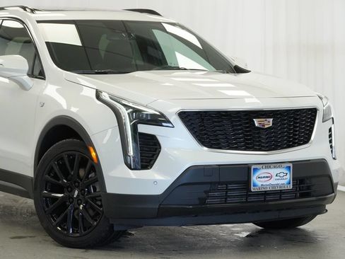 Used 2023 Cadillac XT4 Sport w/ Cold Weather Package AWD/4WD image 9