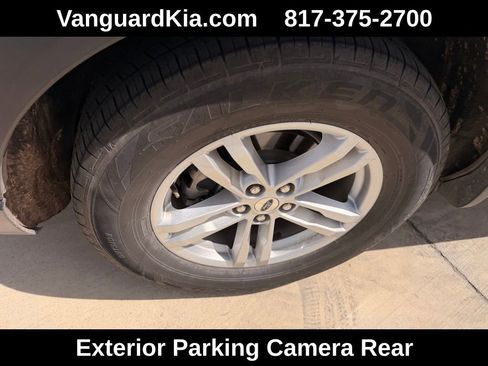Used 2020 Ford Explorer XLT image 10