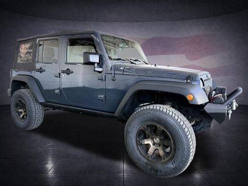 Used 2017 Jeep Wrangler Unlimited Willys image 8
