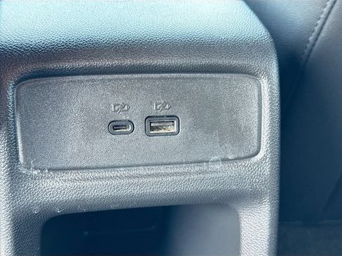 Used 2025 Chevrolet Trax RS w/ Sunroof Package FWD image 33
