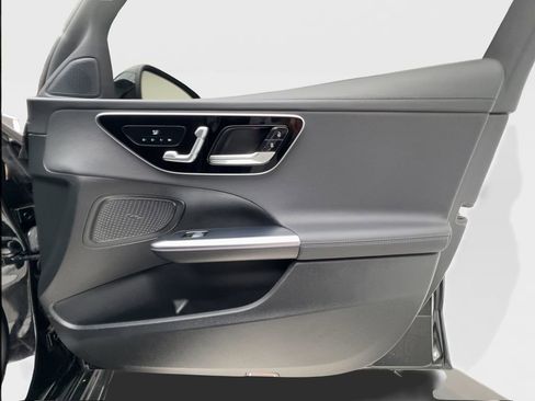 Used 2023 Mercedes-Benz C 300 Sedan image 31