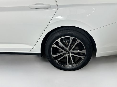 Used 2023 Volkswagen Jetta Sport image 11