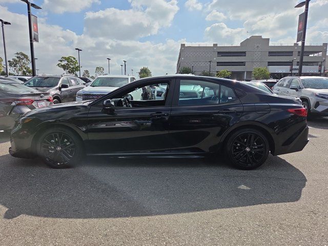 Used 2025 Toyota Camry SE FWD image 8