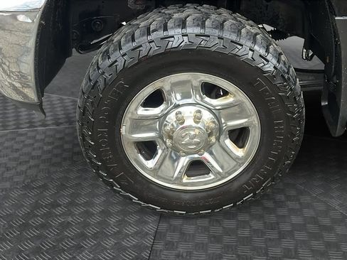 Used 2018 RAM 2500 SLT image 5