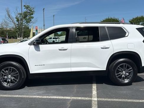 Used 2025 GMC Acadia Elevation FWD image 4