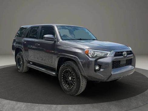 Used 2021 Toyota 4Runner SR5 AWD/4WD image 3